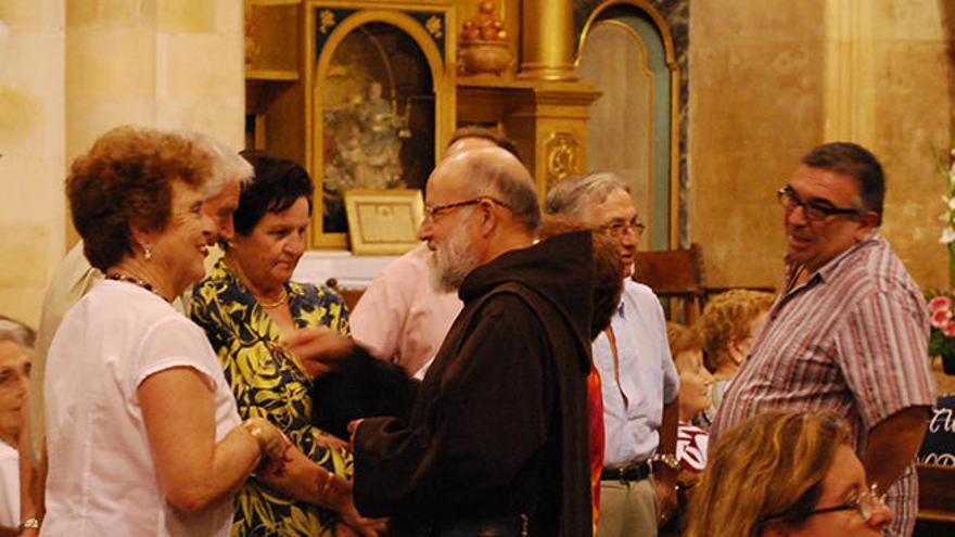 EL ermitaño durante una celebración religiosa