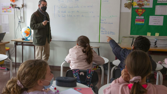 Varios alumnos, en un colegio de Barcelona
