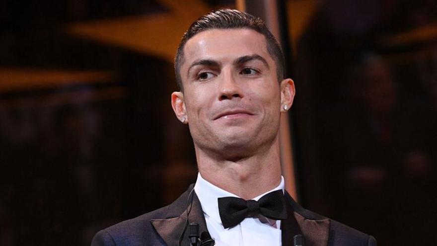 Cristiano Ronaldo, al recibir este jueves el Balón de Oro.