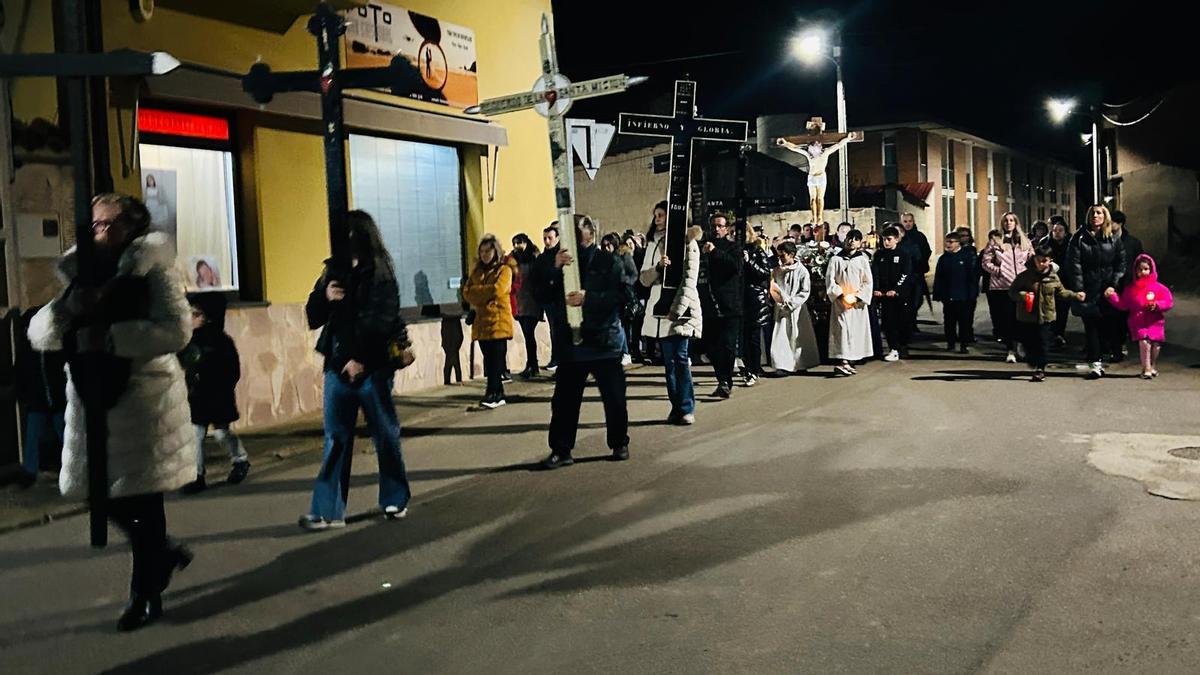 GALERÍA| El Vía Crucis de San Cristóbal, en imágenes