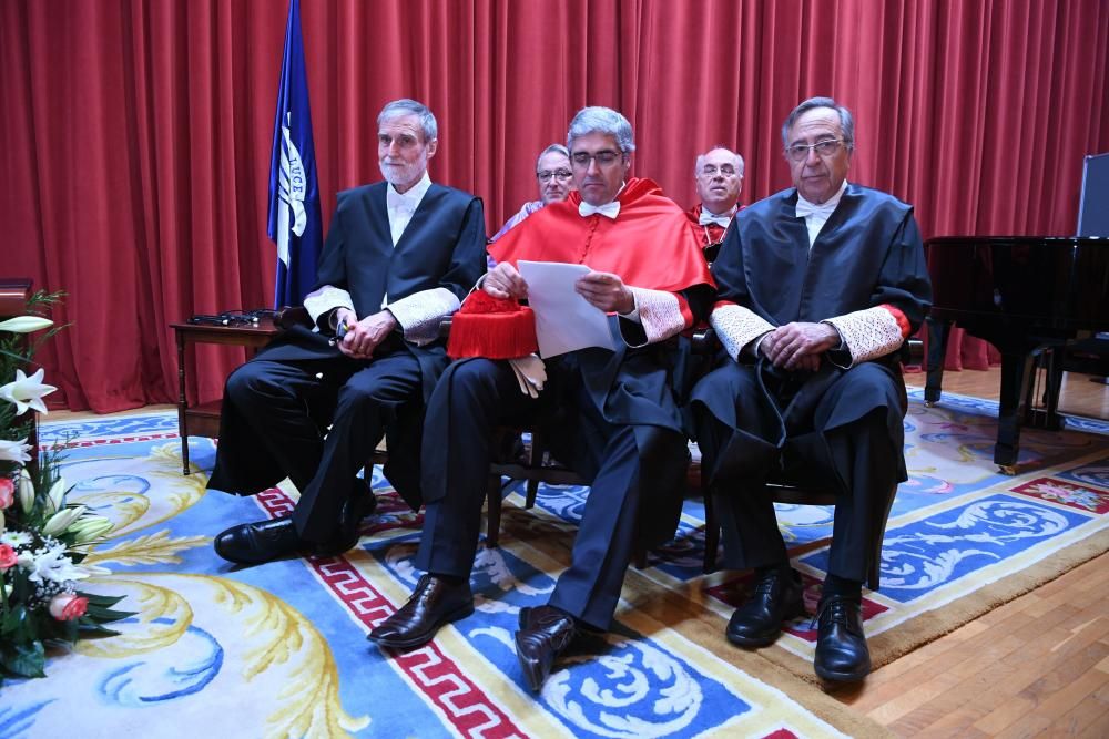 La Universidad nombra doctores honoris causa a los profesores David Lawrence y Enrique Orts