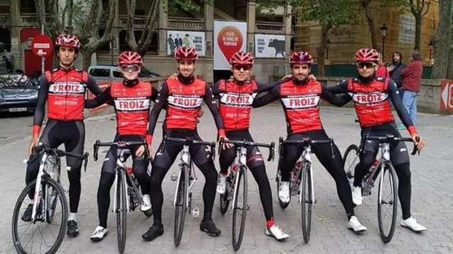 Corredores del Froiz que participaron en la Vuelta a Zamora. // FDV