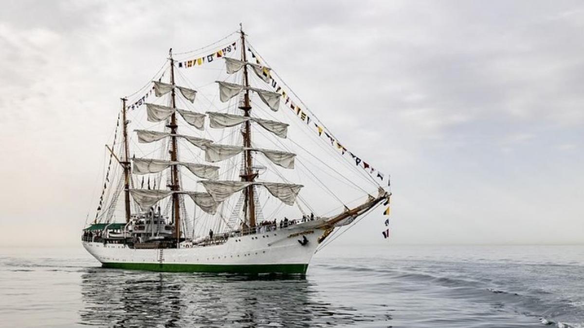 El buque escuela de la Armada de Colombia llega a Barcelona
