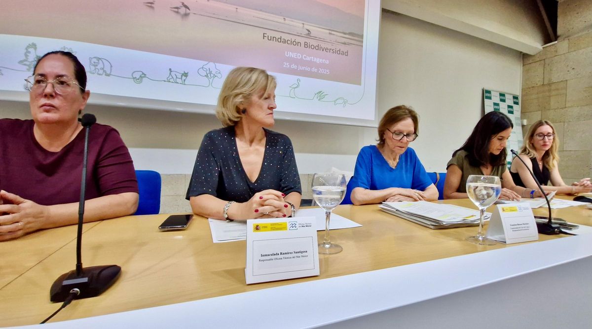 La comisionada del Ciclo del Agua y Restauración de Ecosistemas del MITECO, Francisca Baraza, este miércoles en la UNED de Cartagena.
