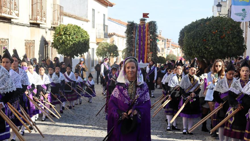 Villar del Pedroso celebra un Carnaval de tintes militares