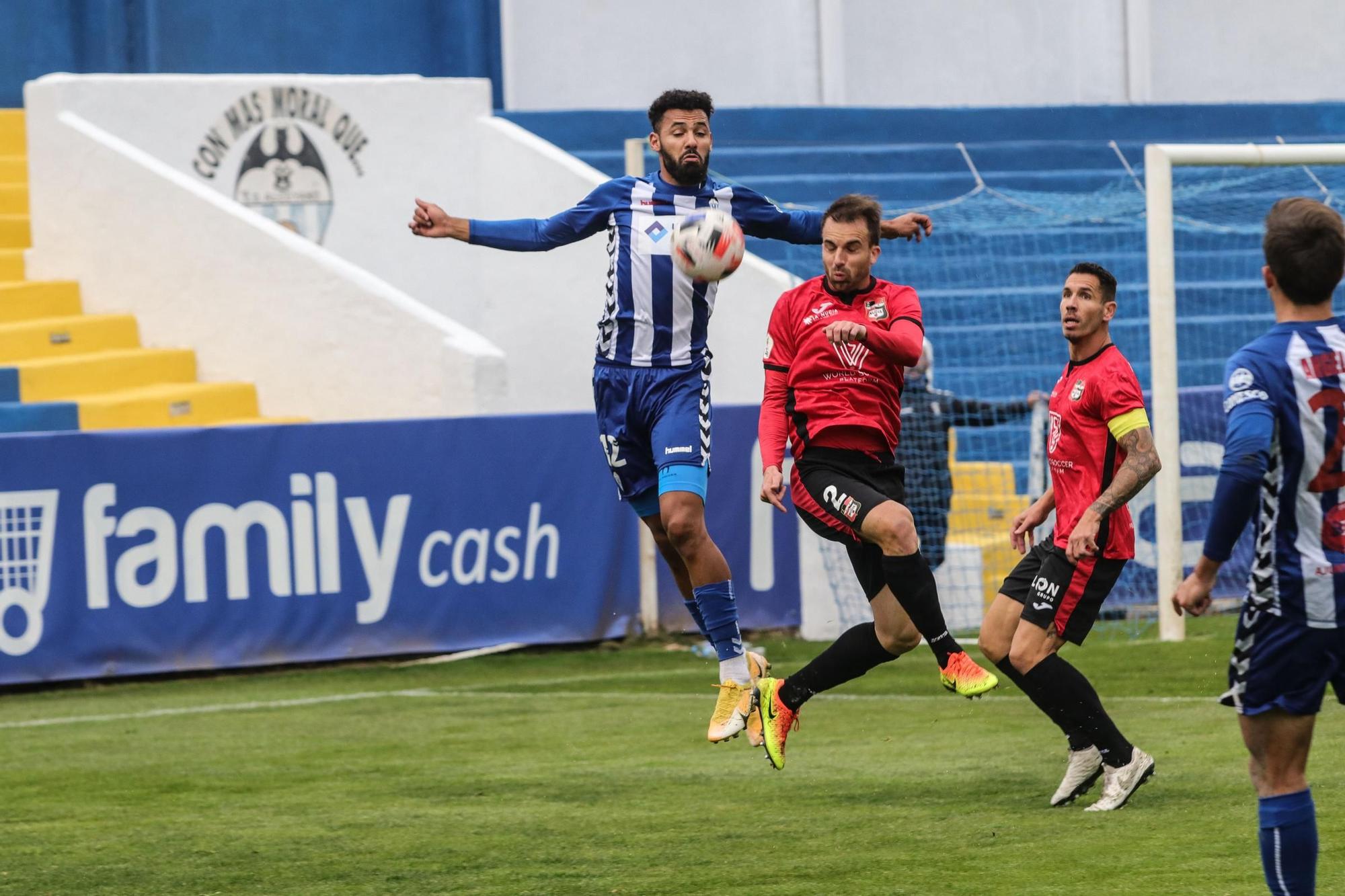 El Alcoyano se lleva los tres puntos ante La Nucía