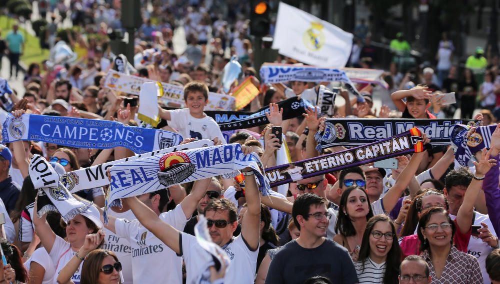 El Real Madrid celebra la duodécima con su afición