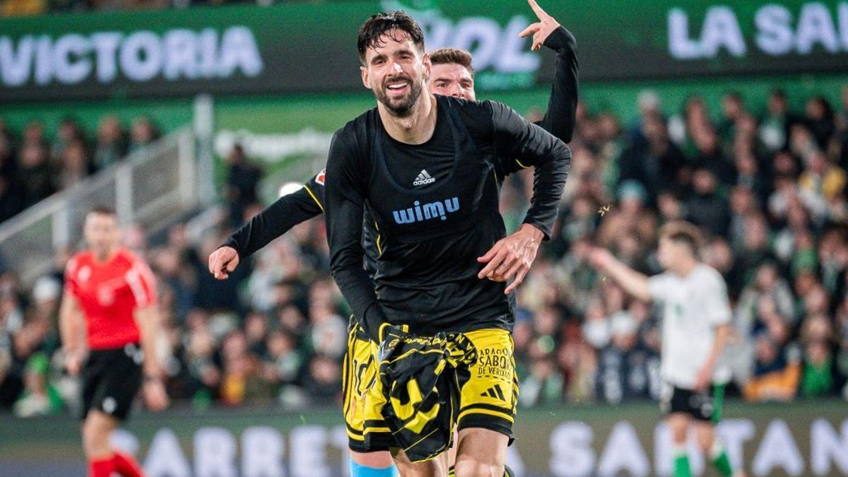 Kodro, celebrando el tercer gol del Zaragoza.