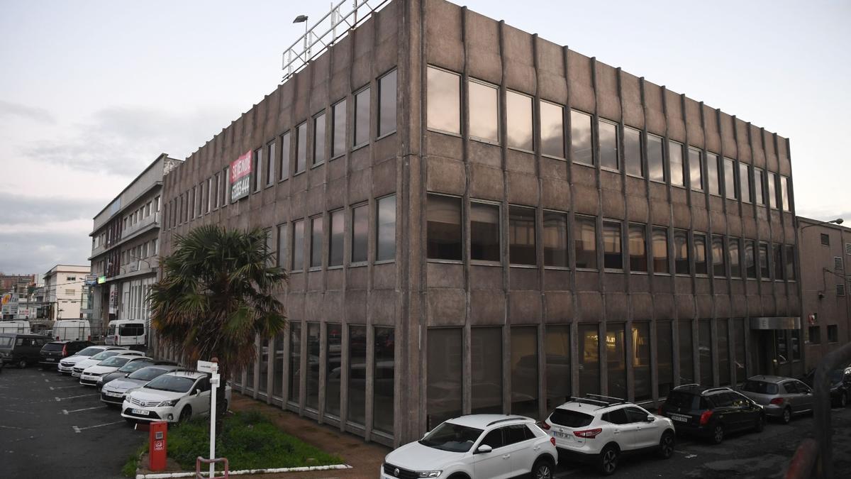 La antigua nave de Tecam, en Agrela