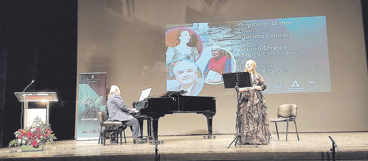 Actuación durante un acto por el 40 aniversario del conservatorio Isaac Albéniz, en Cabra.