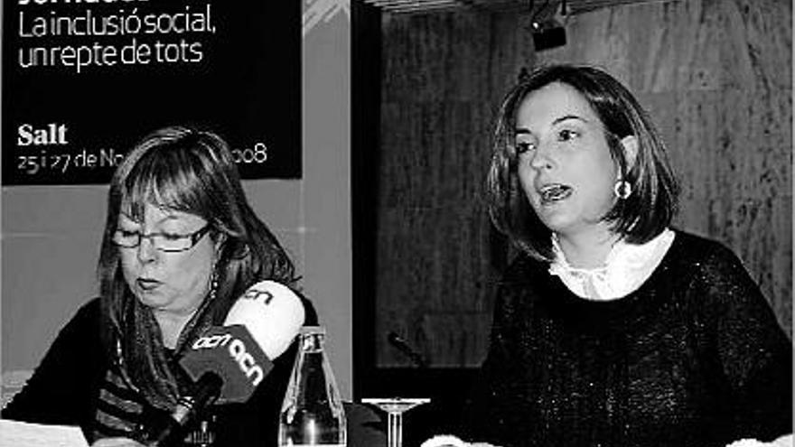 La tinenta d&#039;alcalde d&#039;Acció Social, Margarita de Arquer, amb l&#039;alcaldessa Iolanda Pineda, a l&#039;esquerra.