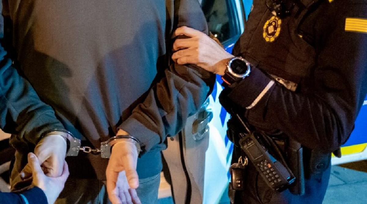 Una detenció de la Guardia Urbana de Barcelona en una foto d'arxiu