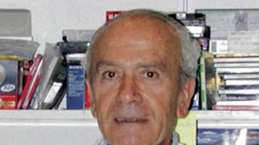 Carlos Acuña Castroviejo.