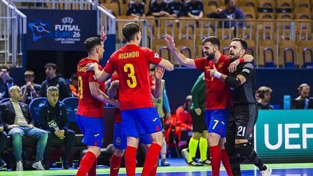 Los jugadores de la selección celebran el triunfo ante Bélgica.