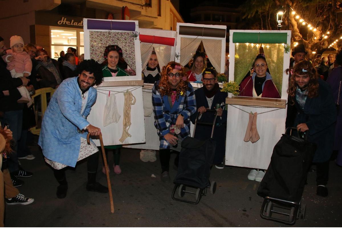 Orpesa vivió con intensidad su carnaval, que arrancó con la concentración en la plaza Mayor.