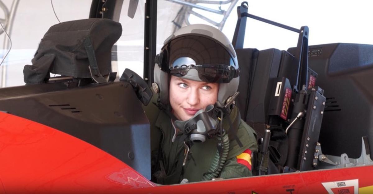 Leonor aprovechó un descanso en su formación para ir a comer con unos amigos a Alicante. / Europa Press