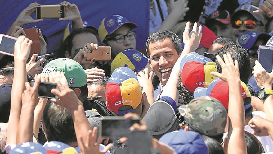 Más presión para Maduro