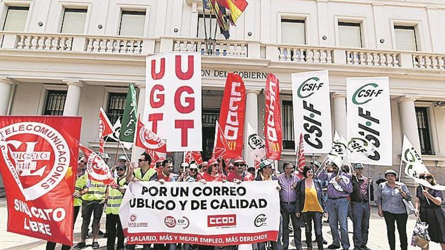 Los sindicatos de Correos avisan de nuevas huelgas