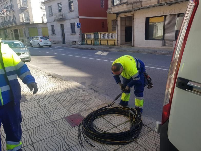 Las farolas neoclásicas fueron desmontadas y retiradas esta semana. |  GONZALO NÚÑEZ