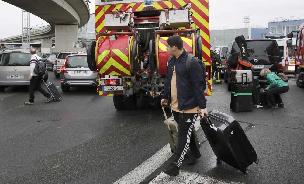 Operación policial en el aeropuerto parisino de Or