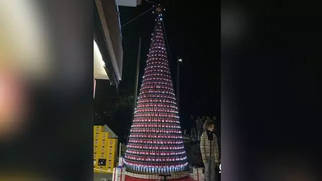 El árbol de Navidad 'cervecero' más alto de España está en Crecente