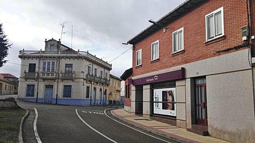 Oficina de Caja España en Santibáñez de Vidriales, donde se produjo el atraco este miércolesr