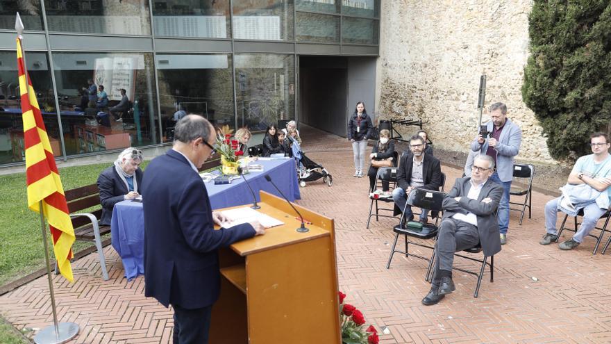 La lectura continuada de Josep Pla a Palafrugell, a la plaça de Can Mario