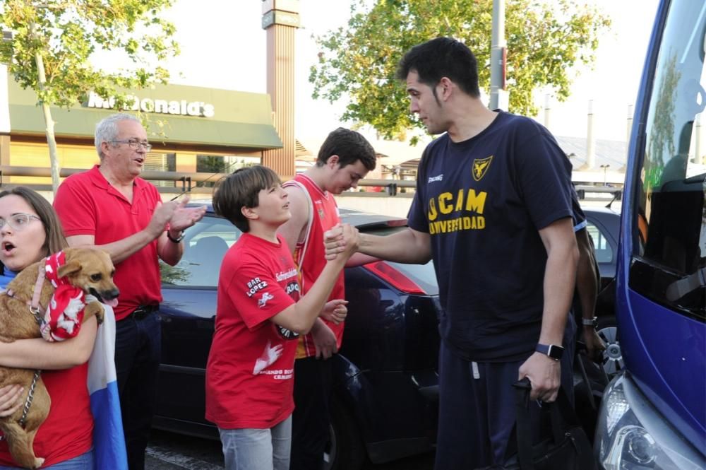 Llegada del UCAM Murcia CB a Murcia