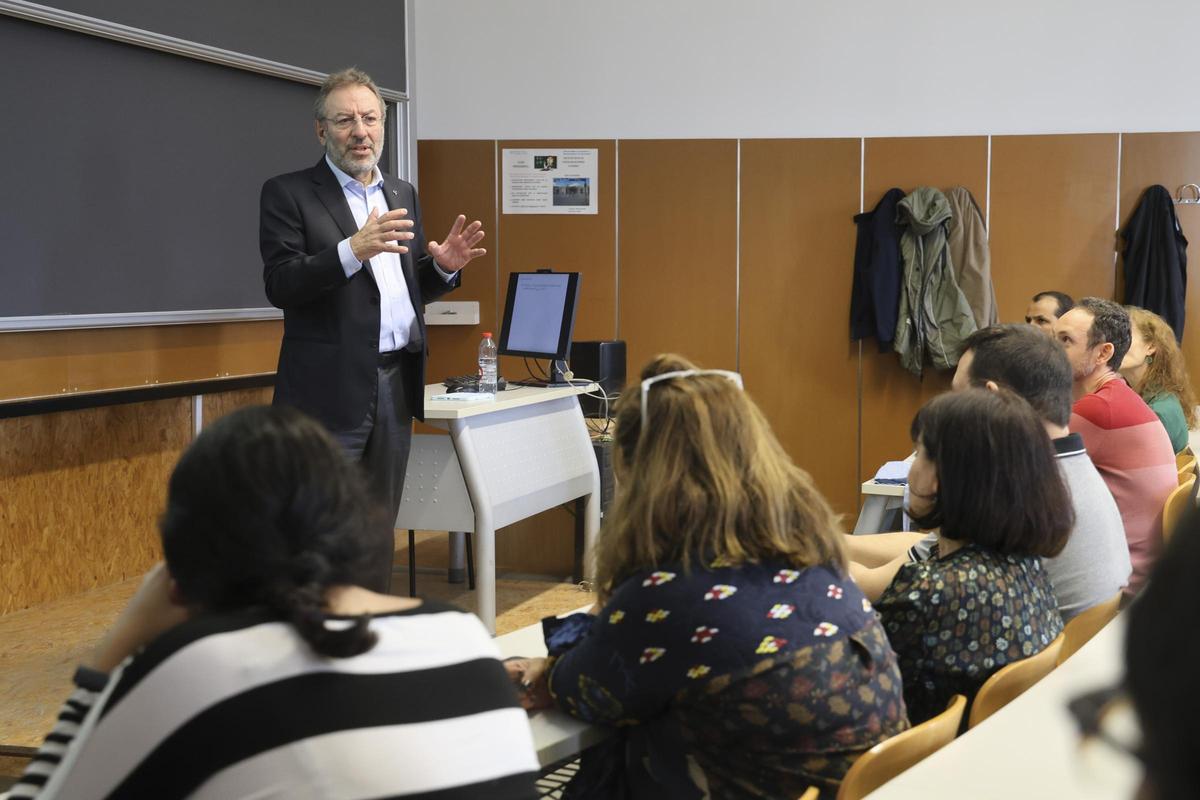 El exministro portugués durante una de las actividades que ha protagonizado este lunes en la UA