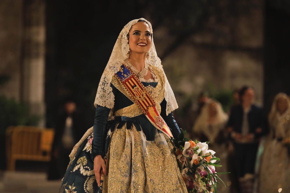 Marina Civera en la Ofrenda de las Fallas 2019.