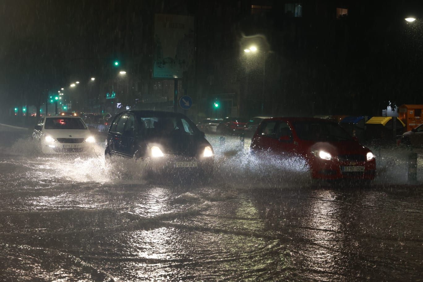 Las lluvias torrenciales descargan con fuerza sobre Valencia