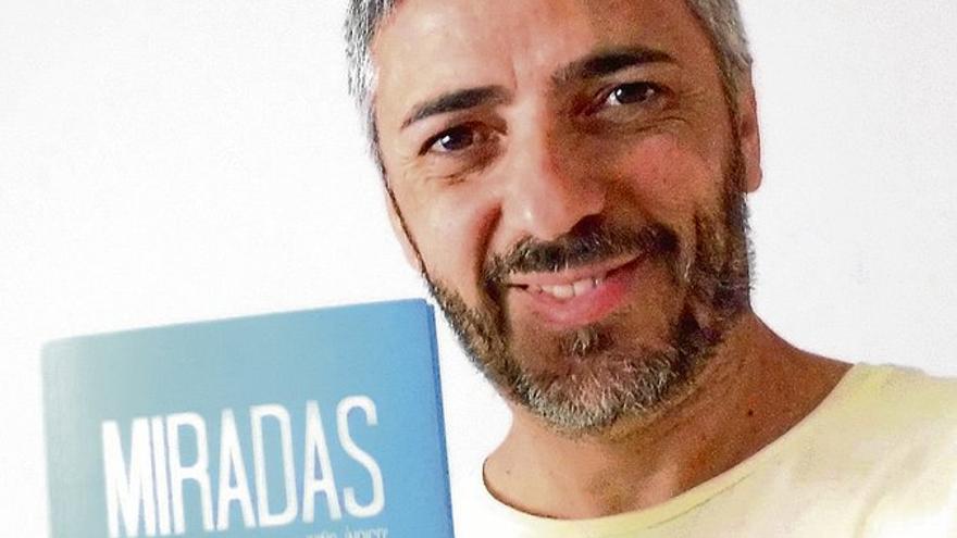 El compositor moralejano Niño Indigo edita su primer poemario titulado &#039;Miradas&#039;