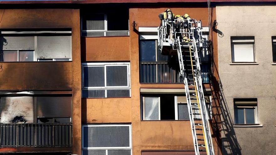 Tres víctimes mortals i diversos ferits en l&#039;incendi d&#039;un edifici a Badalona