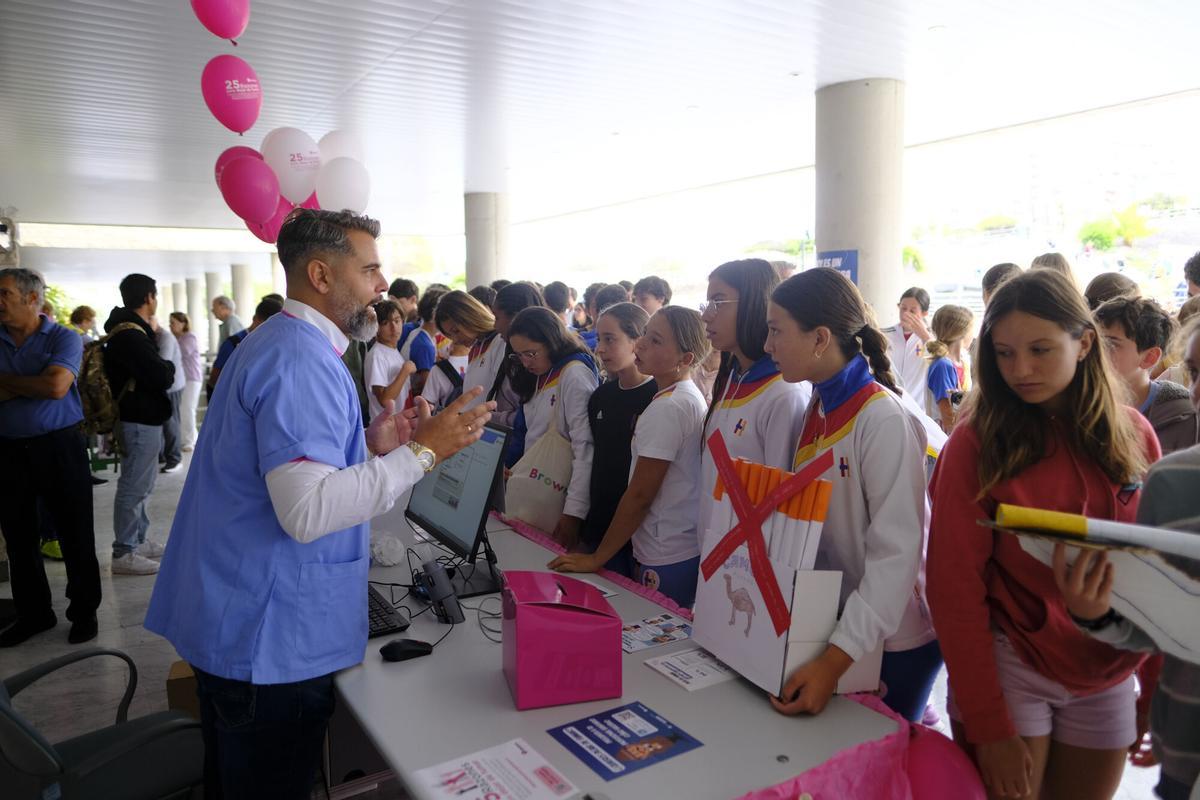 Jornada de prevención del tabaquismo en el Hospital Doctor Negrín