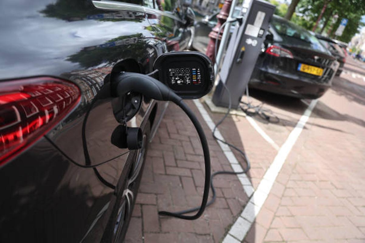 Spaces to recharge electric vehicles