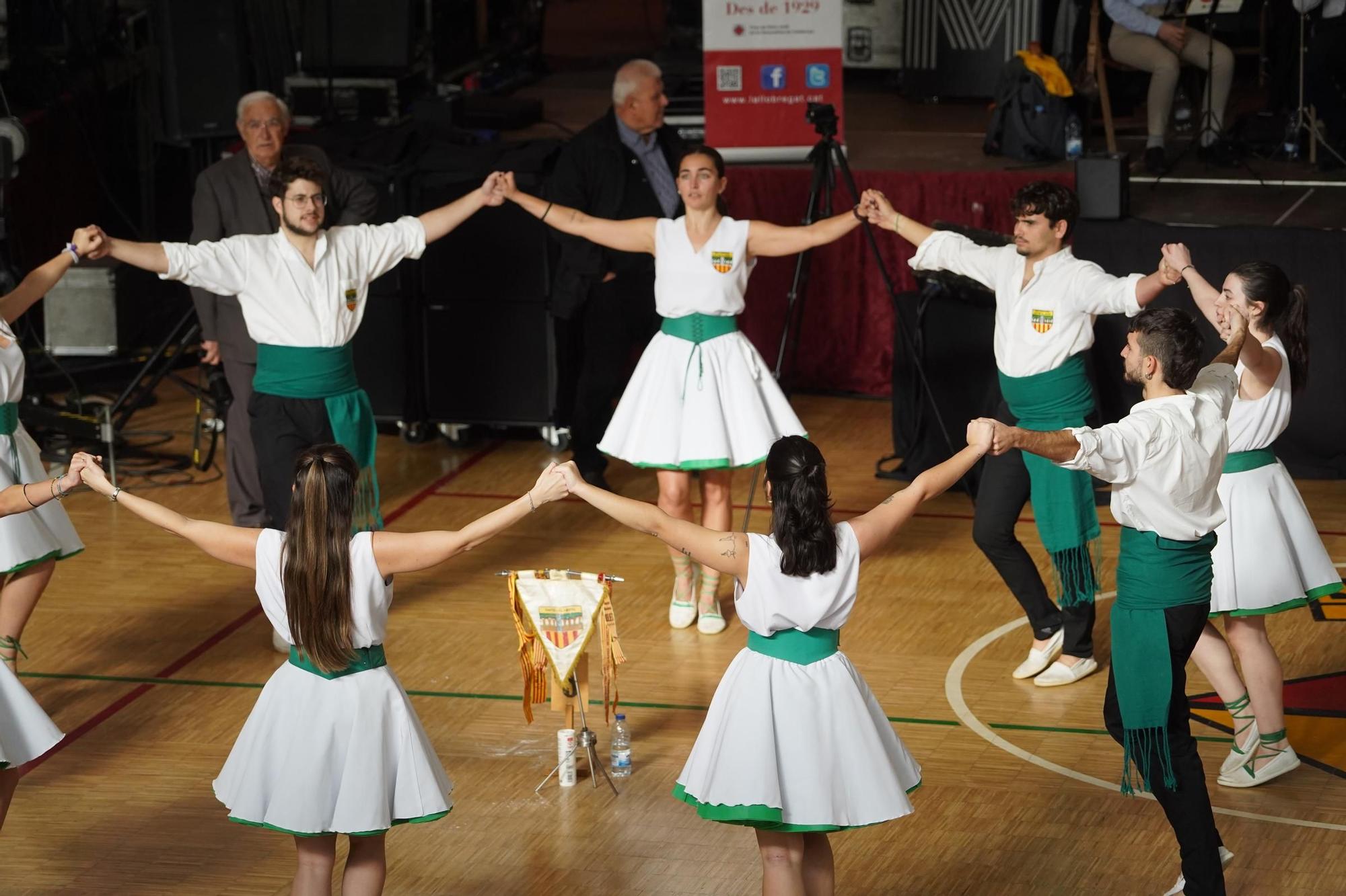 Les imatges de la celebració del 40e aniversari del Sarau Artesenc amb el concurs de colles sardanistes