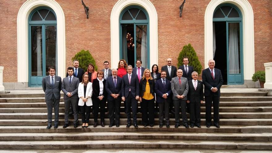 La Conferencia Sectorial de Vivienda, celebrada ayer en Madrid, contó con la asistencia del consejero de Presidencia y Fomento, Pedro Rivera (4º d.).