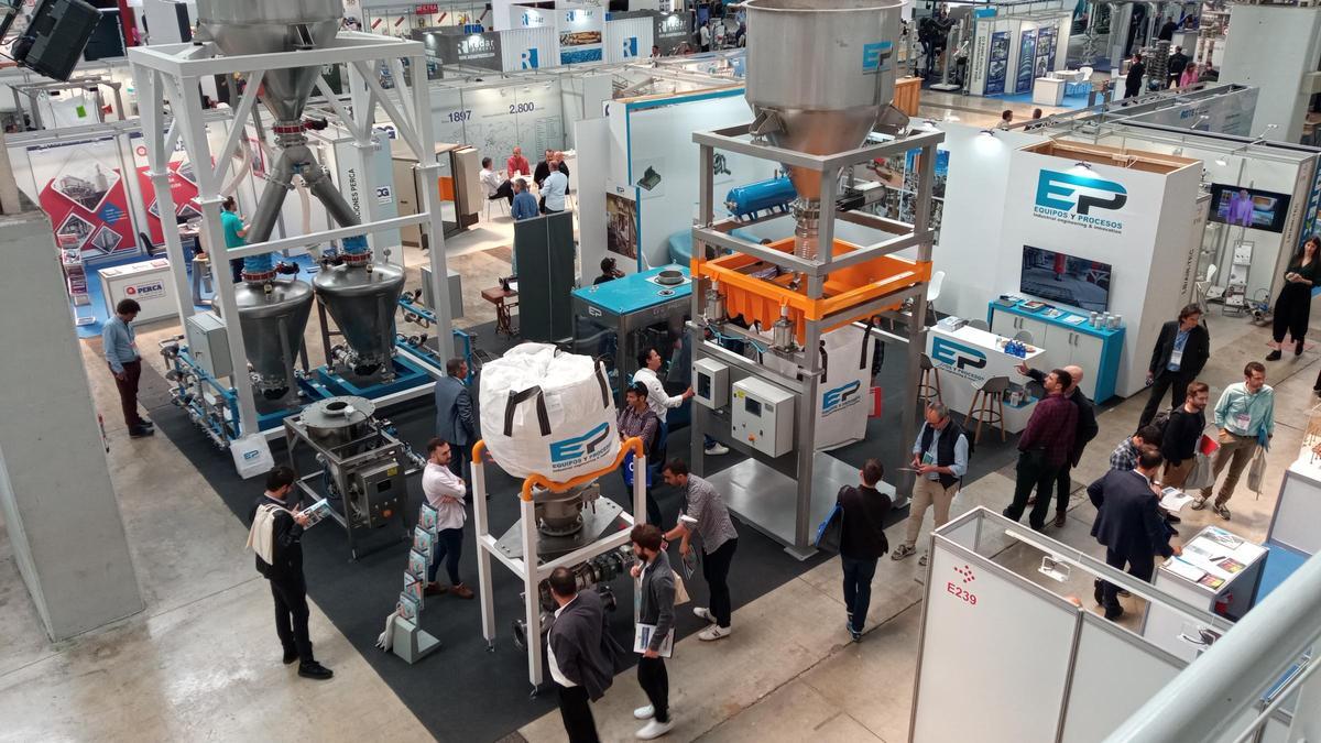 Imagen de una de las ediciones anteriores de Exposólidos, un evento de relevancia dentro del campo de las materias primas para la cerámica.