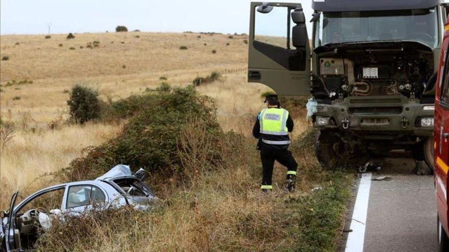 Las muertes en carretera bajan por primera vez en cuatro años