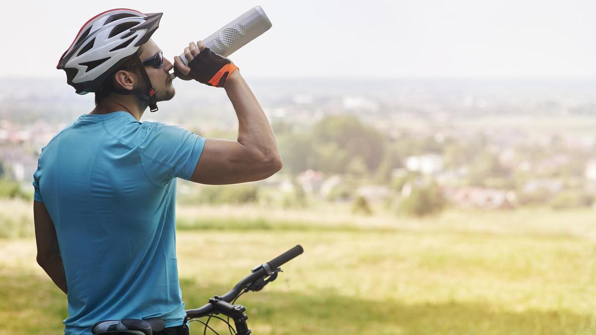 Este GPS de bicicletas muy similar al Garmin 530 es todo lo que necesitas para preparar la ruta más segura
