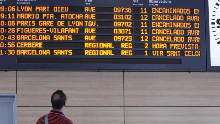 Horari de trens a l&#039;estació del TAV.