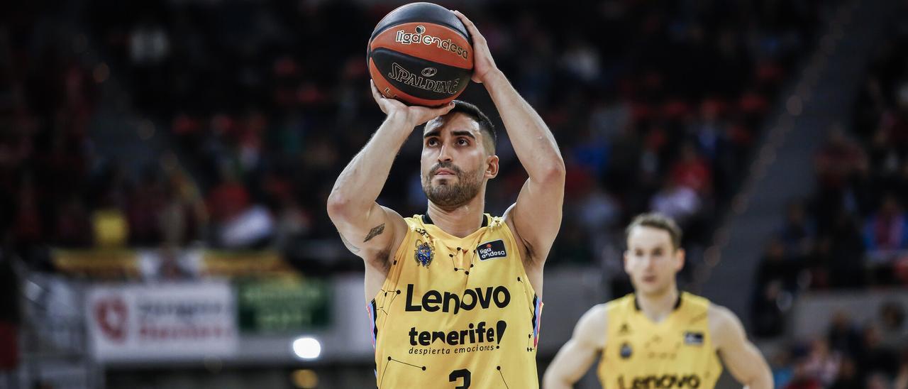 Jaime Fernández, en uno de los tiros libres que ejecutó el pasado sábado en Zaragoza.