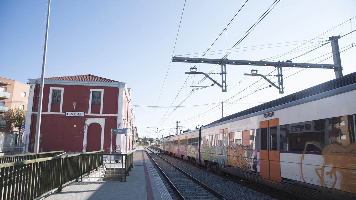 L&#039;actual estació de Calaf, a la línia de Manresa a Lleida que es vol  millorar