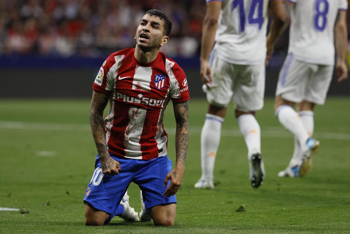 MADRID, 08/05/2022.- El delantero argentino del Atlético de Madrid Ángel Correa durante el partido de la jornada 35 de Liga en Primera División que Atlético de Madrid y Real Madrid disputan hoy domingo en el estadio Wanda Metropolitano, en Madrid. EFE/Ballesteros