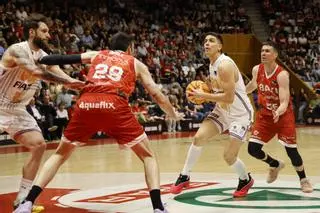 Les imatges del derbi entre el Bàsquet Girona i el Manresa