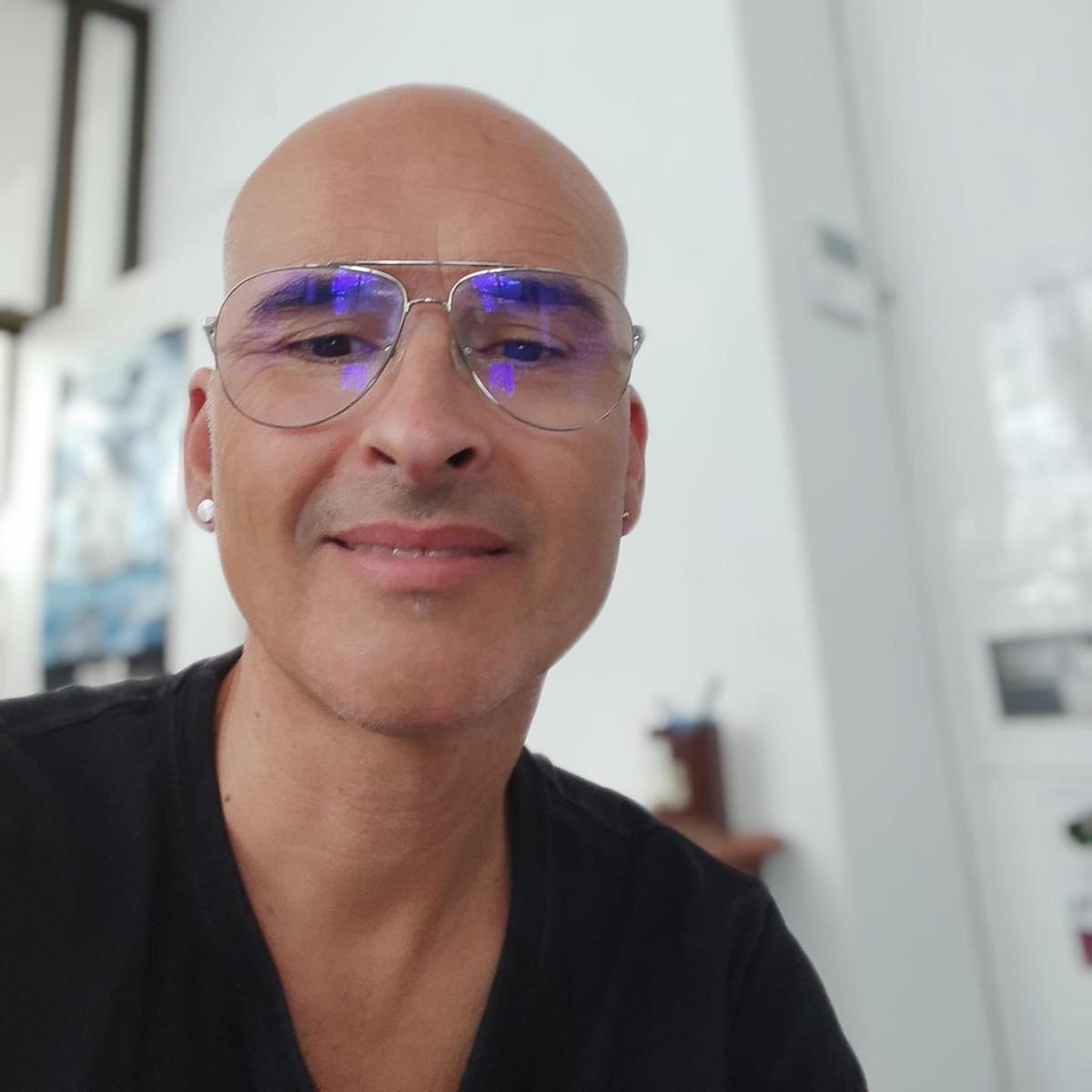 Qüestionari bibliotecari a Daniel Alberola.