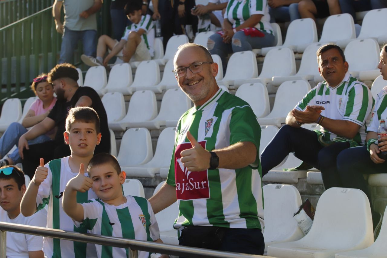 Córdoba CF-Mirandés: las imágenes de la afición en El Arcángel