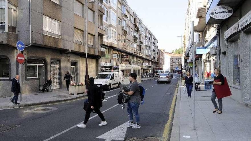 La D es una de las rúas más comerciales de Lalín. // Bernabé/Javier Lalín