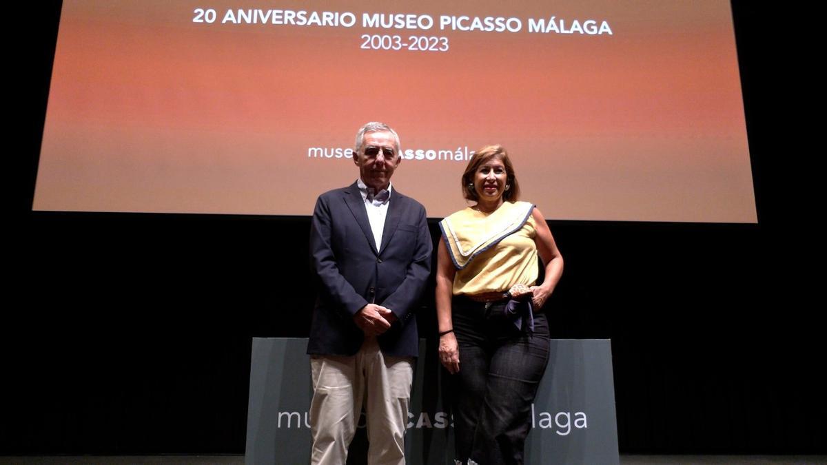 José Lebrero y Gemma del Corral, delega de Turismo, Cultura y Deportes de la Junta de Andalucía, en la presentación del programa