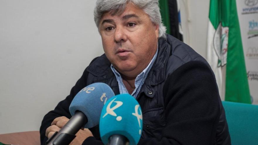 Luis Puebla, de omnipresente a &#039;desaparecido&#039; en el Cacereño